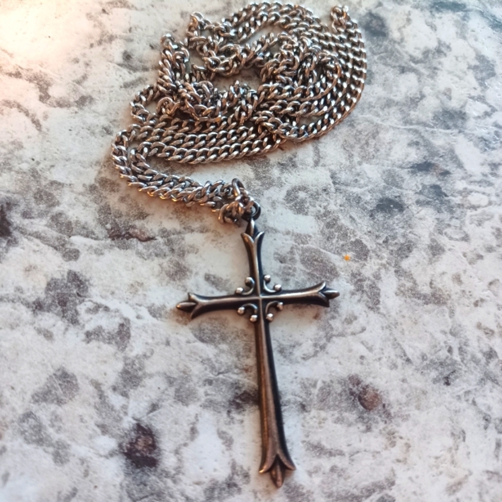 Vintage  Sterling Silver Cross Pendant Jewelry 25 Inch Chain